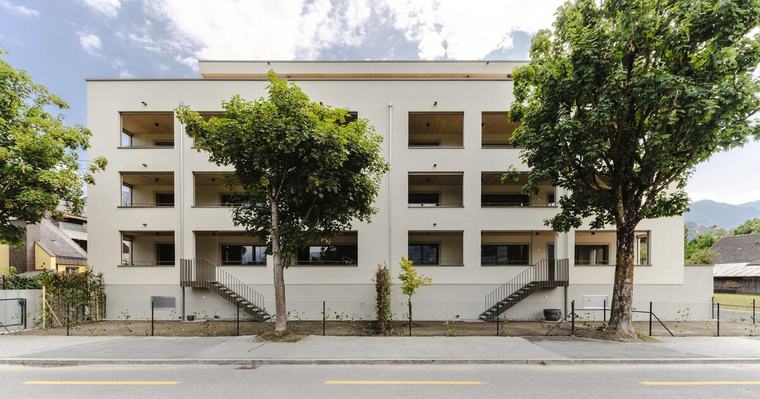 Ein heller und moderner Holzhybridbau an bester Lage